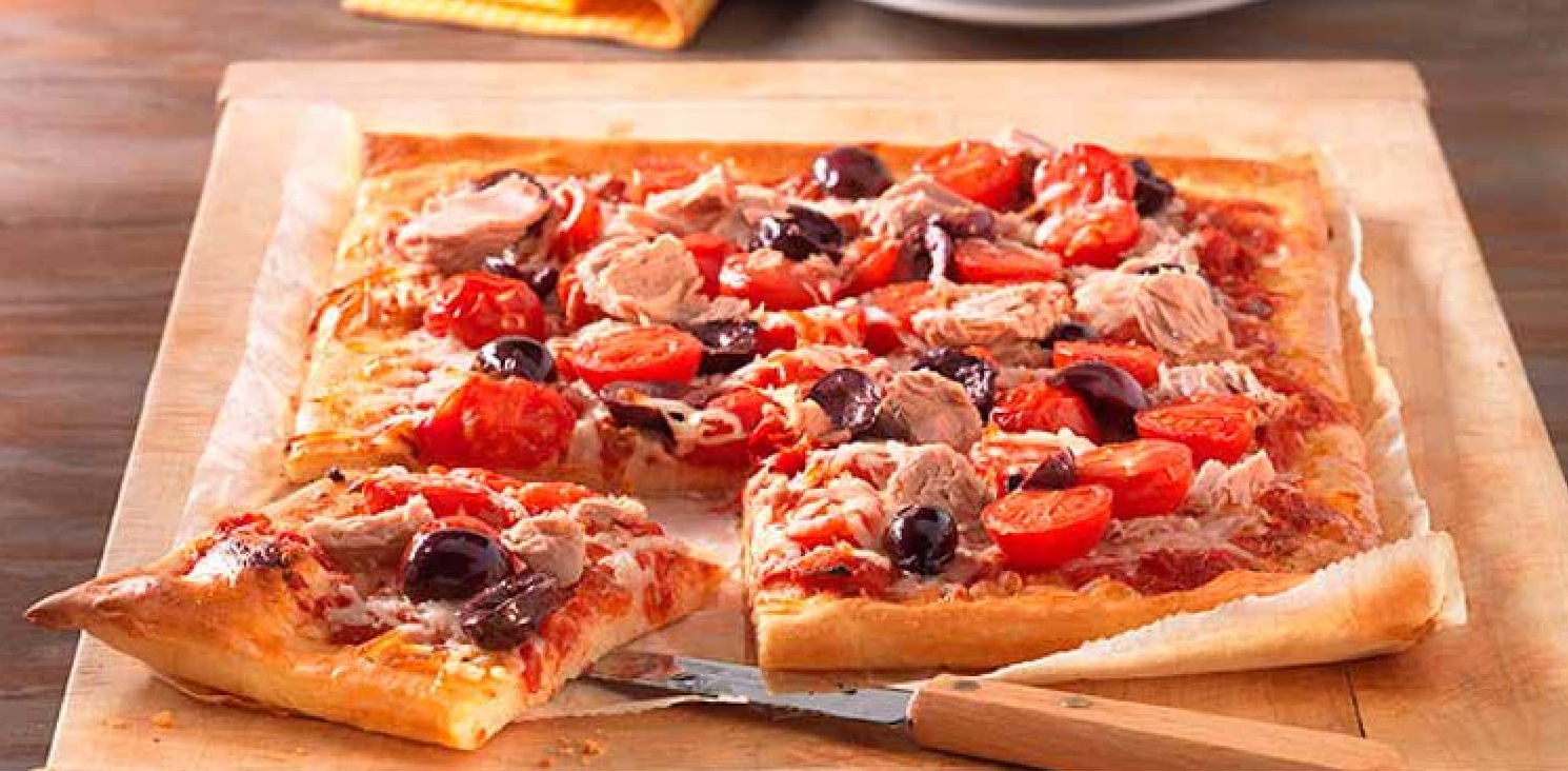 Pizza s tuňákem a cherry rajčaty